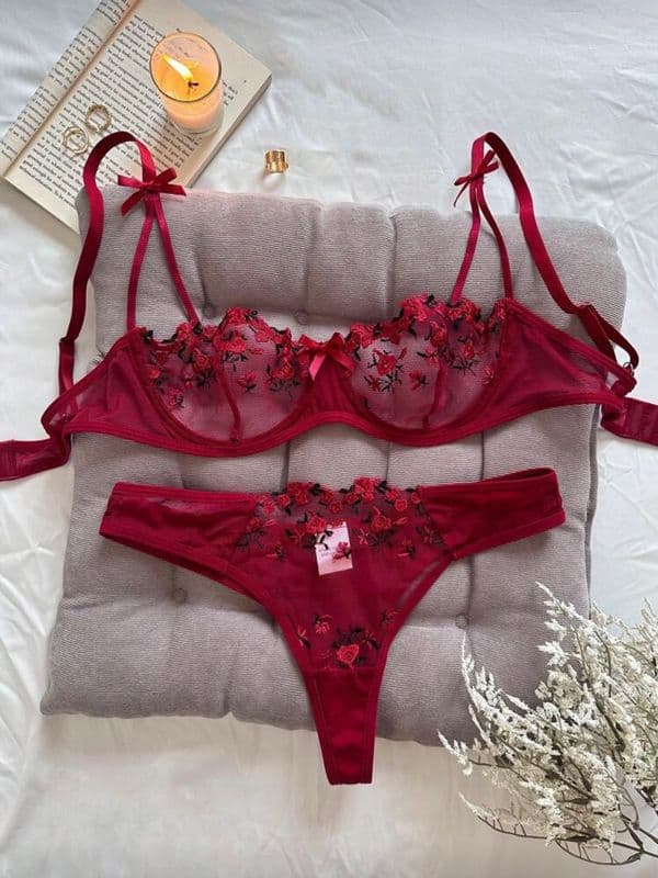 Conjunto rojo vino